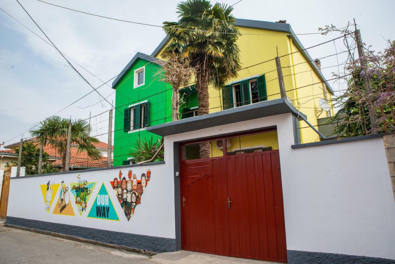 Our Way Guest House & Hostel ชโคเดอร์ ภายนอก รูปภาพ
