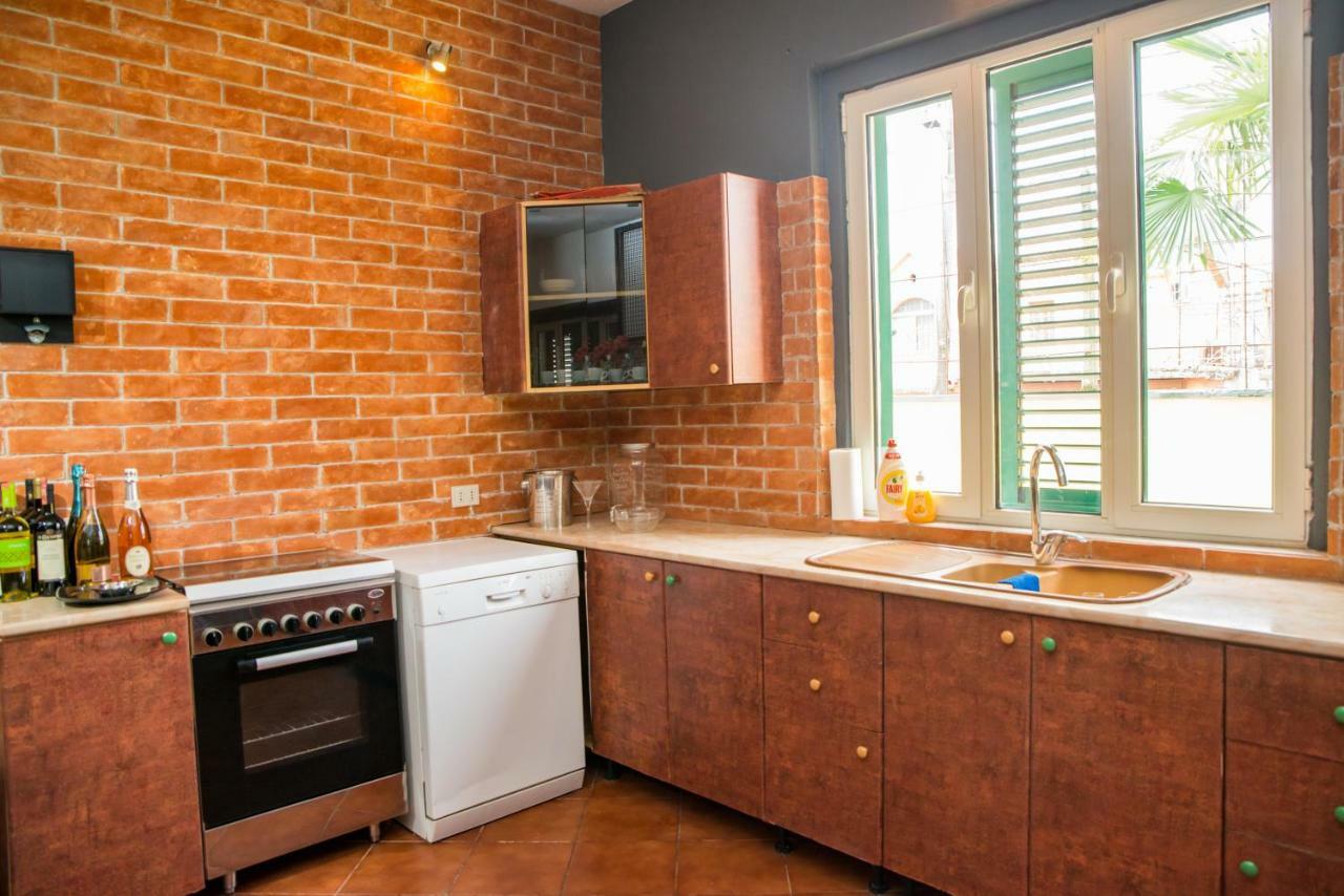 Our Way Guest House & Hostel ชโคเดอร์ ภายนอก รูปภาพ