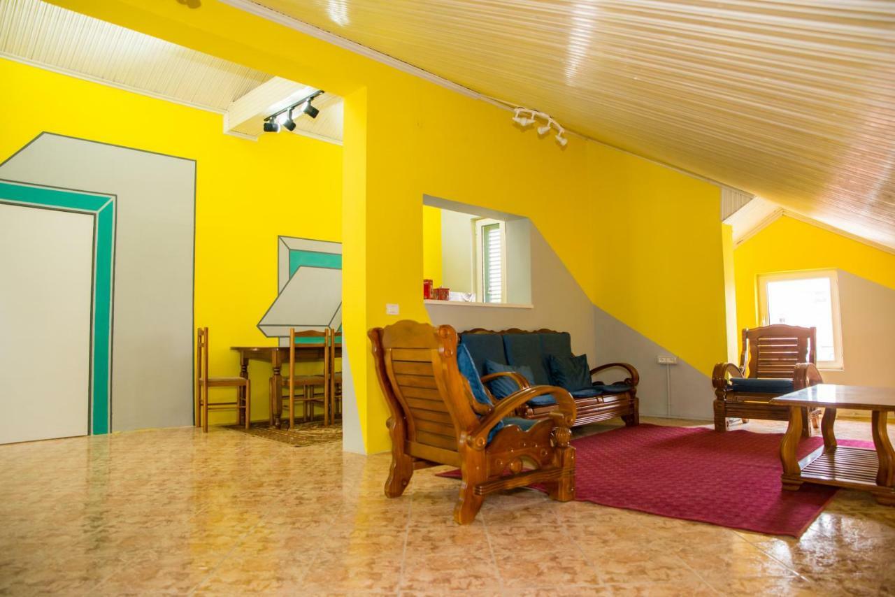 Our Way Guest House & Hostel ชโคเดอร์ ภายนอก รูปภาพ