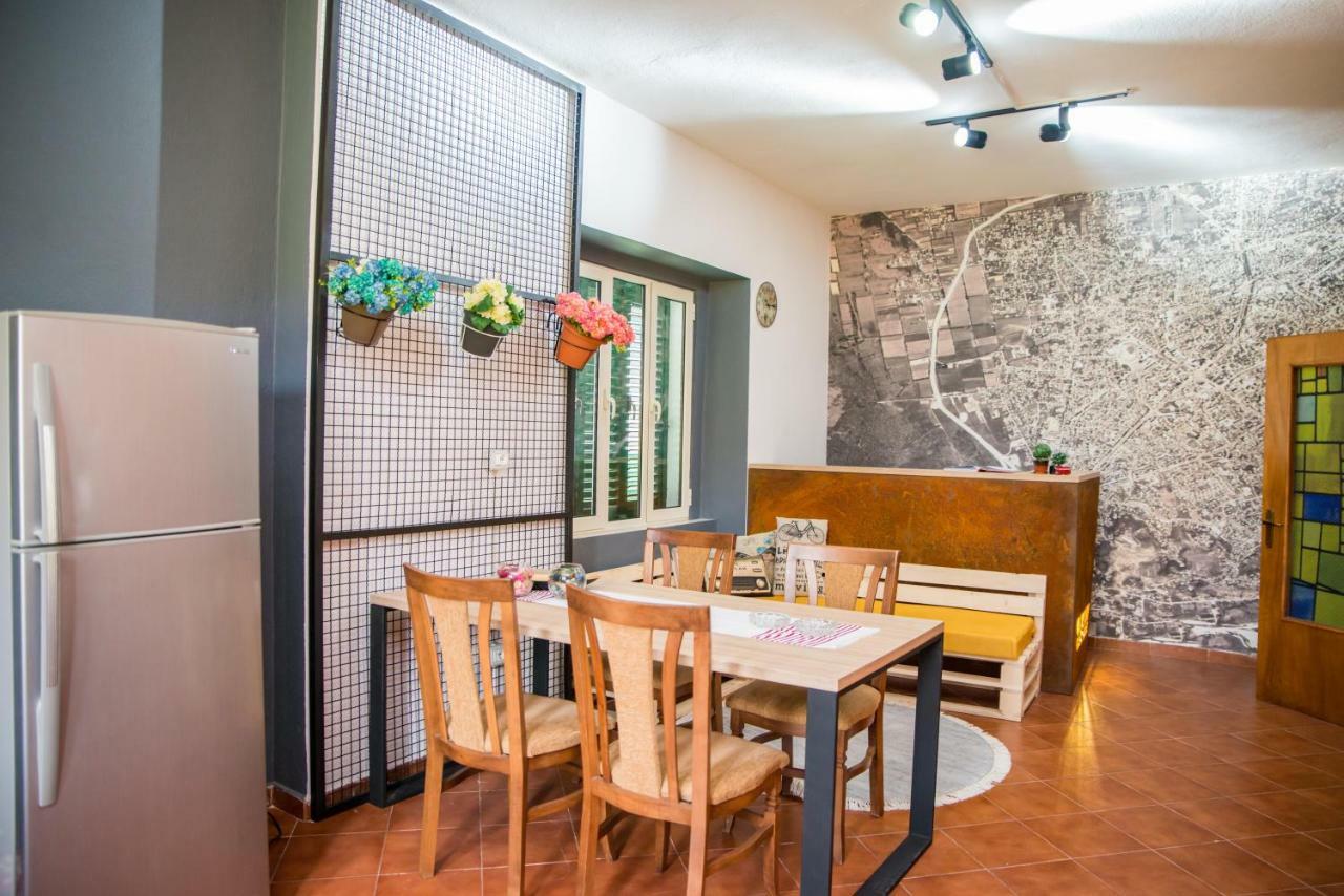 Our Way Guest House & Hostel ชโคเดอร์ ภายนอก รูปภาพ