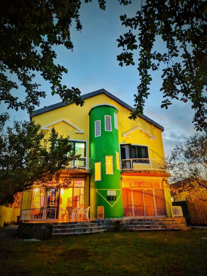 Our Way Guest House & Hostel ชโคเดอร์ ภายนอก รูปภาพ
